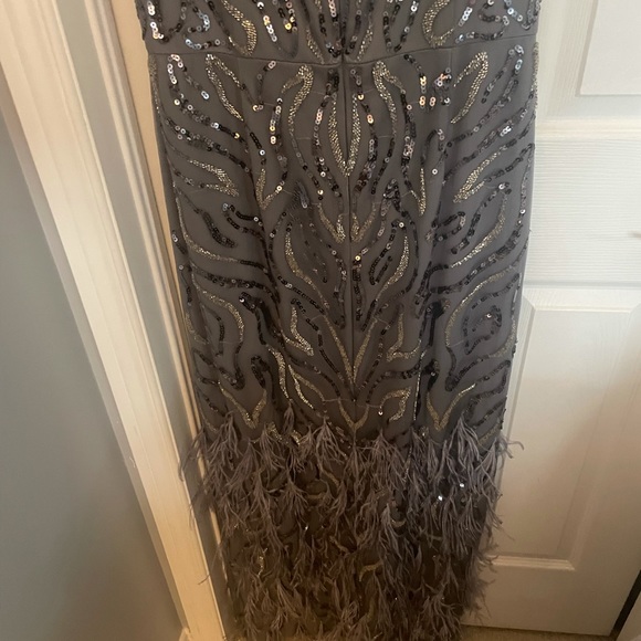 Women’s Evening Gown - Picture 4 of 6